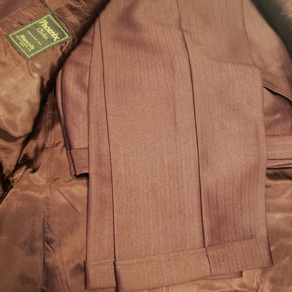 Suits - Picture 14 of 14